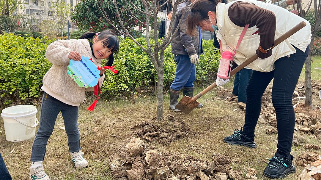 07 乌梅子酱 甜甜的笑脸.JPG